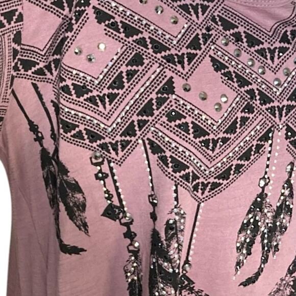 Vocal rhinestone graphic tunic top, ladies mauve medium tribal feather print - Picture 6 of 8